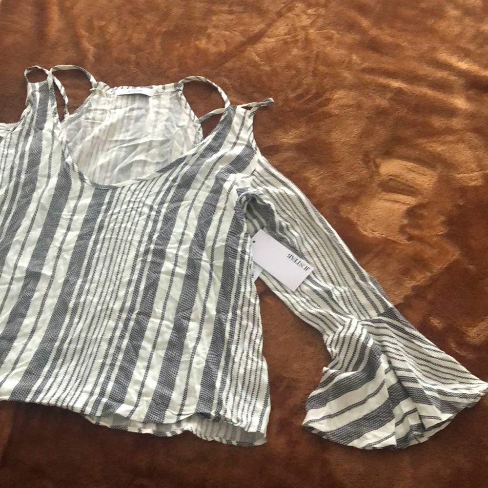 Just fab brand new cutout shoulder blouse